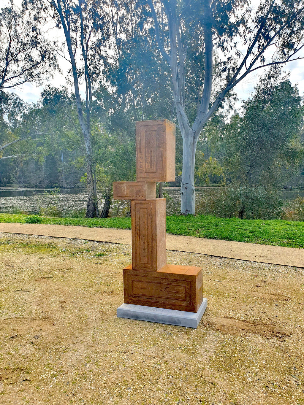 'Language of the Earth' | 160x65x25cm