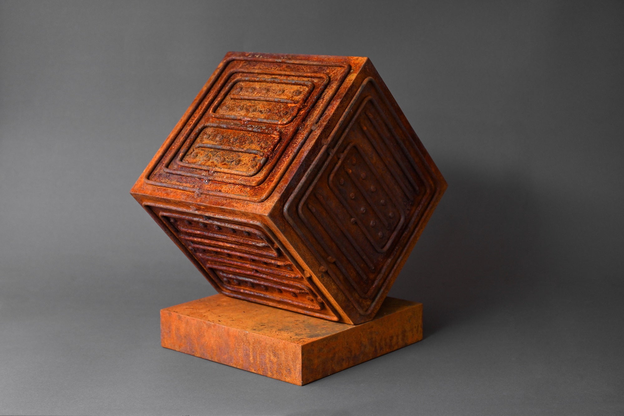 'Language of the Earth III' | 47x42x30cm