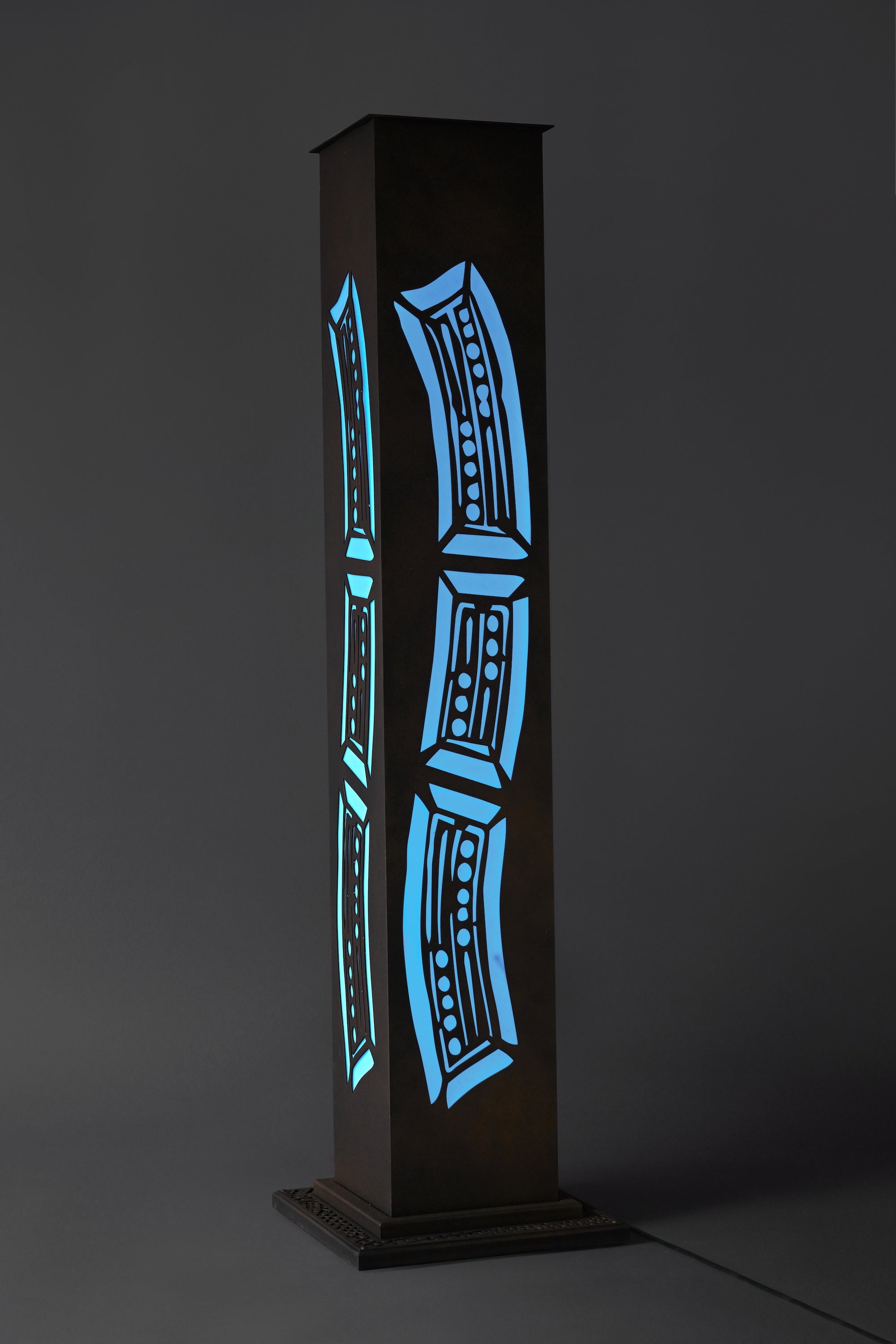 'Language of the Earth' Light | 125x32x32cm