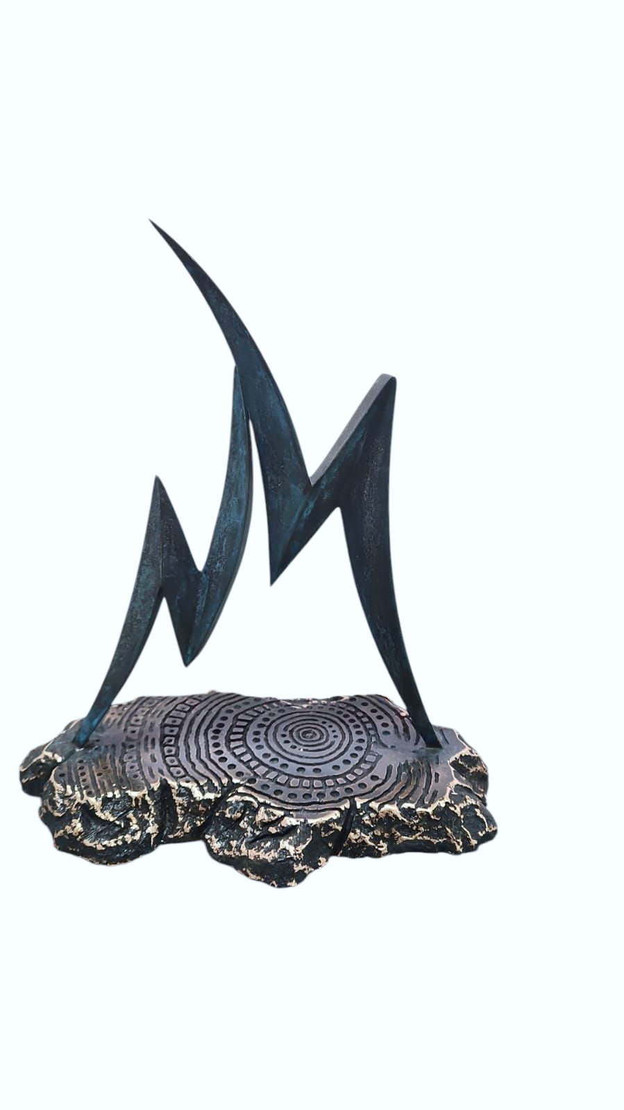 Sarrita King | 'Fire & Lightning' | 28x28x12cm