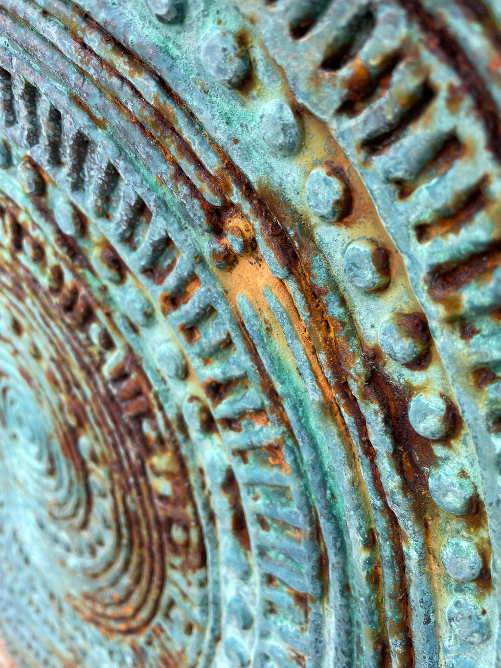 'Language of the Earth I' | 67x60x42cm