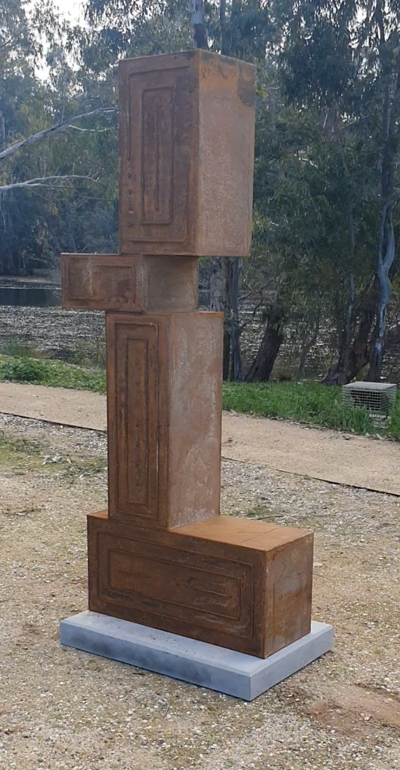 'Language of the Earth' | 205x85x33cm