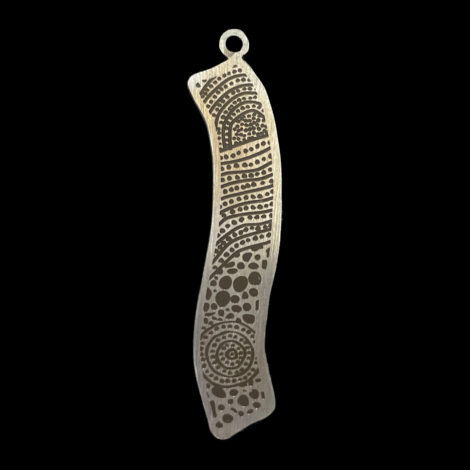 Tarisse and Sarrita King Pendant | Our Country's Story-thumbmail-2